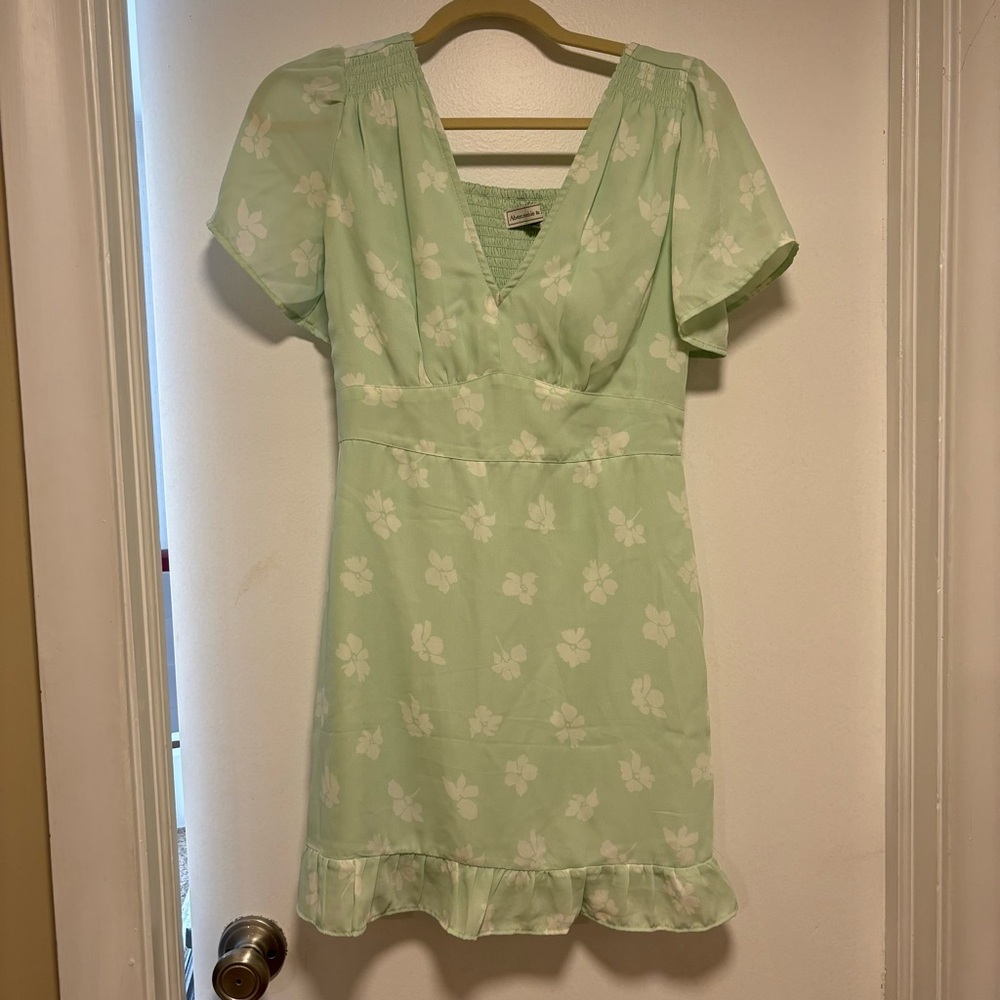 Abercrombie Light Green Floral Mini Dress Size XS